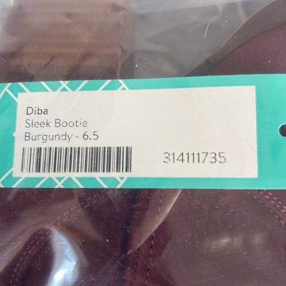 NWT Women’s Size 6.5, 8.5, and 10 Diba Sleek Burgundy Booties - Picture 6 of 8